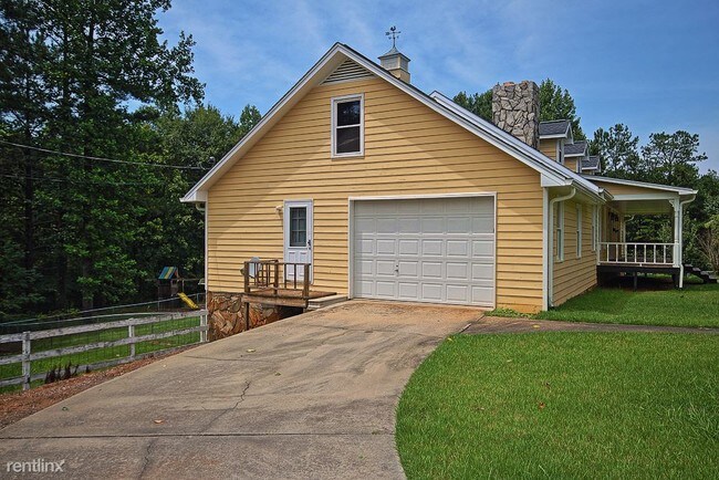 Building Photo - 581 Seven Forks Rd