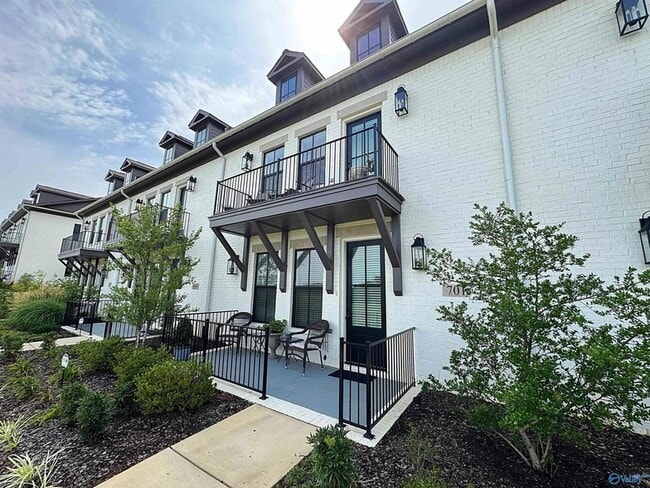 Building Photo - 701 Town Madison Blvd