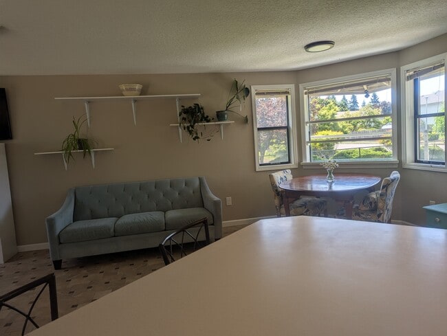 Building Photo - 3705 NE 157th Ave