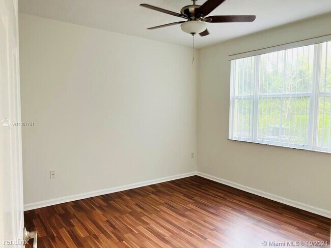 Foto del edificio - 2 br, 2 bath Condo - 4400 SW 160th Ave 440...