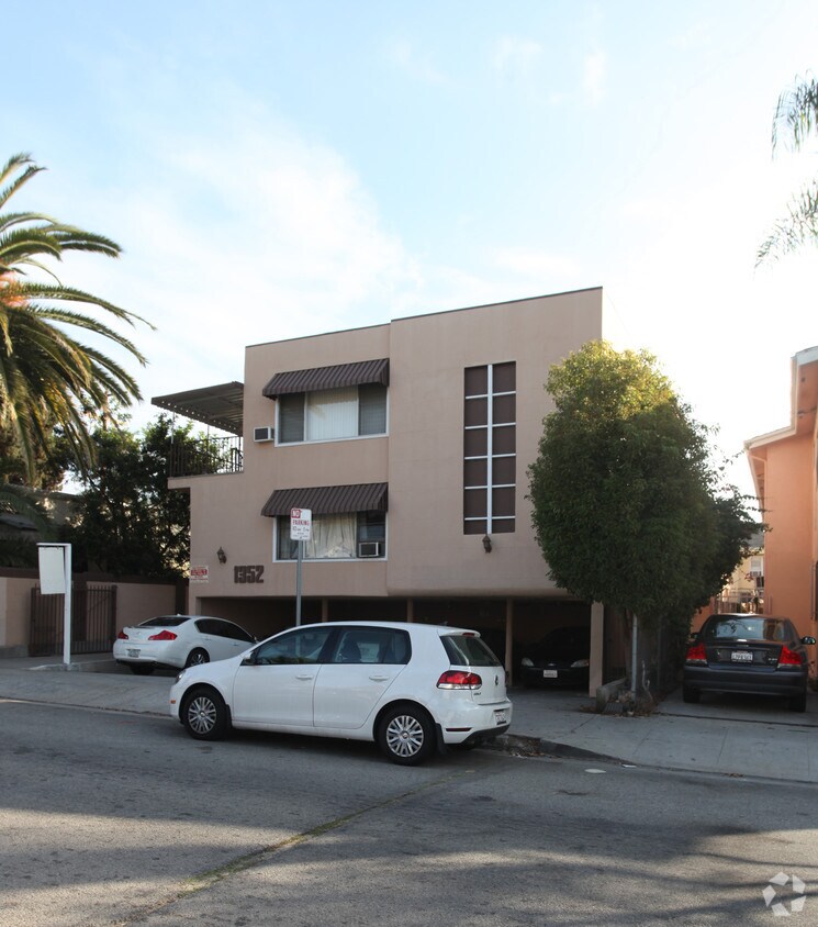 Building Photo - 1352 N Las Palmas Ave