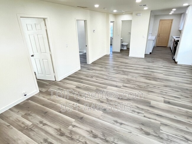 Building Photo - 5769 Eugene St