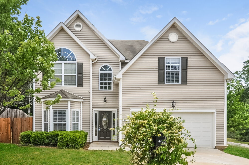 Primary Photo - 401 Pyracantha Dr
