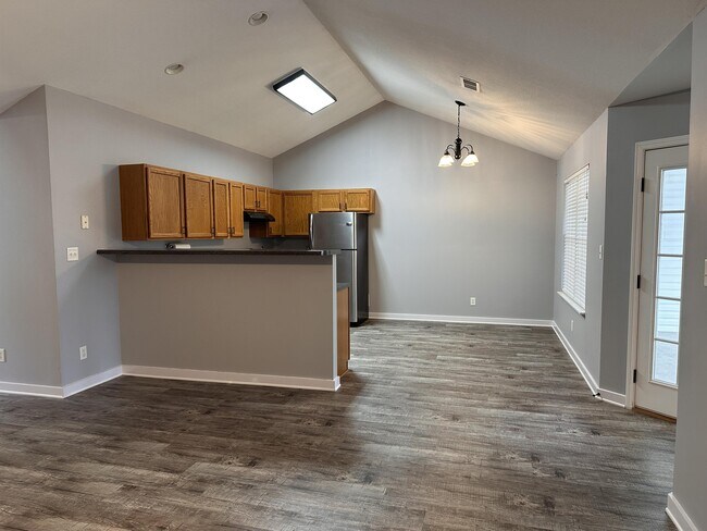 Building Photo - 5264 Blue Star Dr