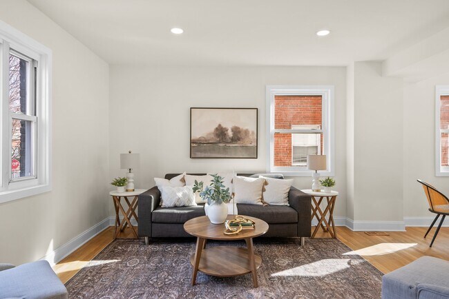 Foto del edificio - 5004 Sargent Rd NE