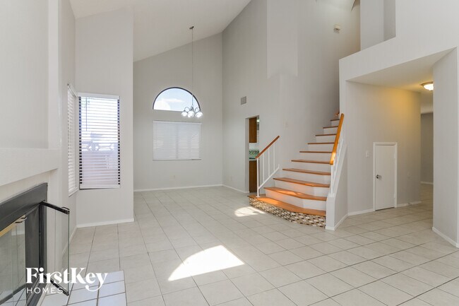 Foto del edificio - 7034 Rusty Nail Way