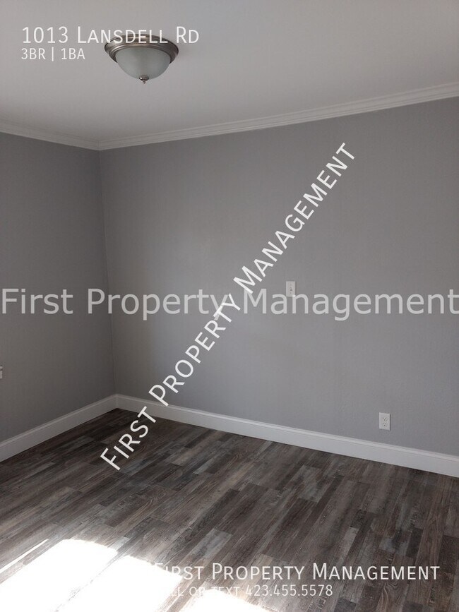 Building Photo - 1013 Lansdell Rd