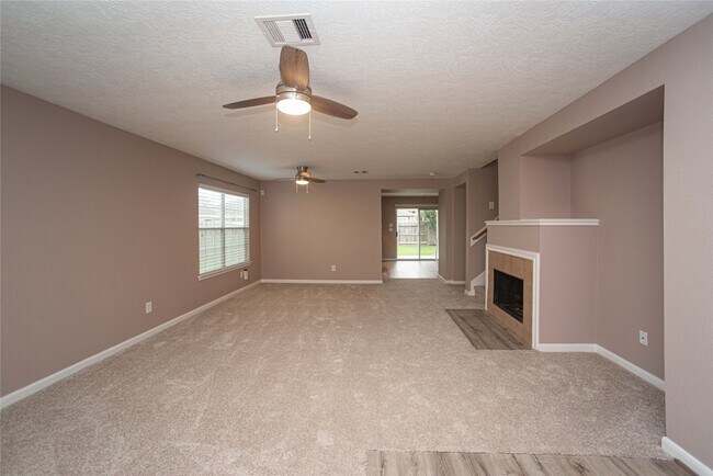 Foto del edificio - 29314 Legends Bluff Dr