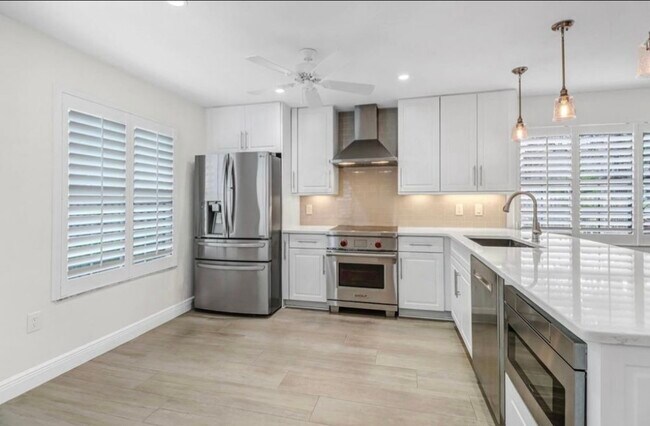 Foto del edificio - 833 Meadowland Dr