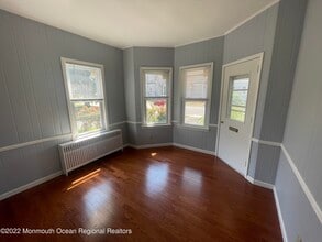 Building Photo - 213 Chelsea Ave