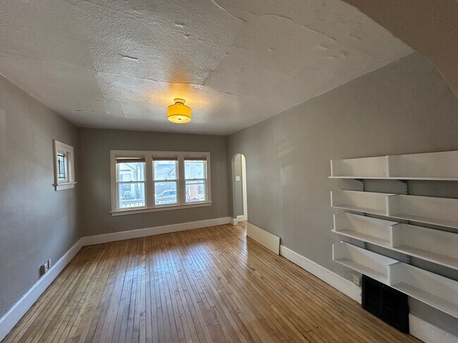 Foto del edificio - 824 E Wright St