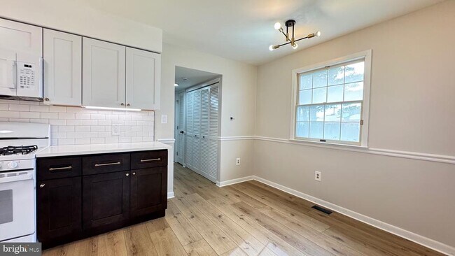 Foto del edificio - 815 W Wood Ave