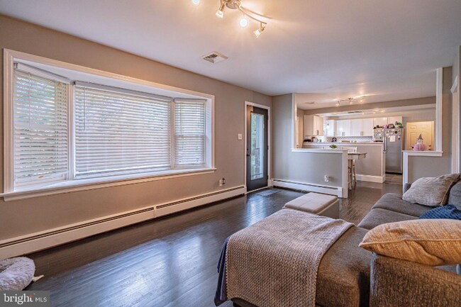 Foto del edificio - 41 Roosevelt Blvd