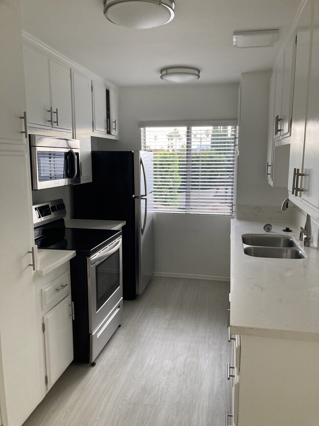 Foto del edificio - 8725 Clifton Way