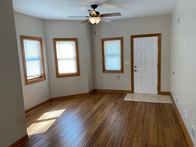 Building Photo - 209 Smith Ave