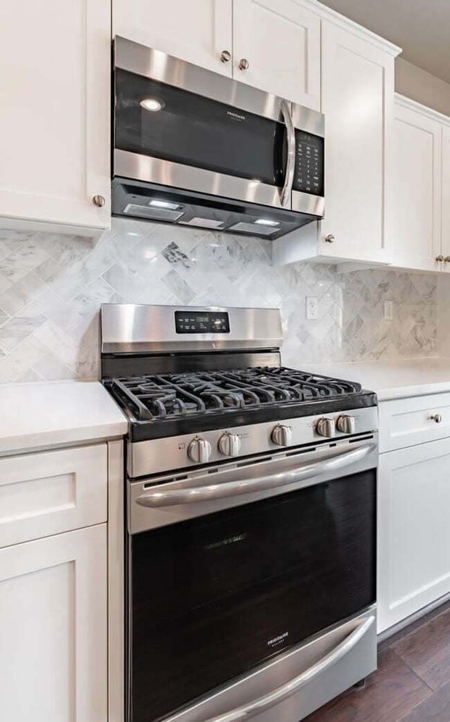 Building Photo - Loma Vista Home on 8800sf Lot for Lease