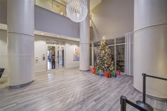 Building Photo - 1750 N Bayshore Dr