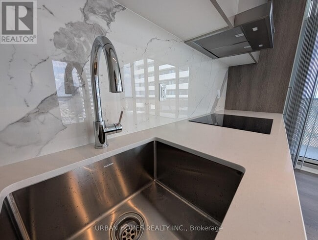 Photo du bâtiment - 195 Commerce St