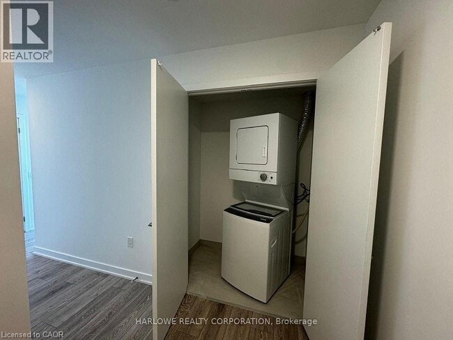 Building Photo - 1606 Charles St