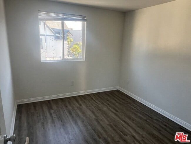 Foto del edificio - 225 E 30th St