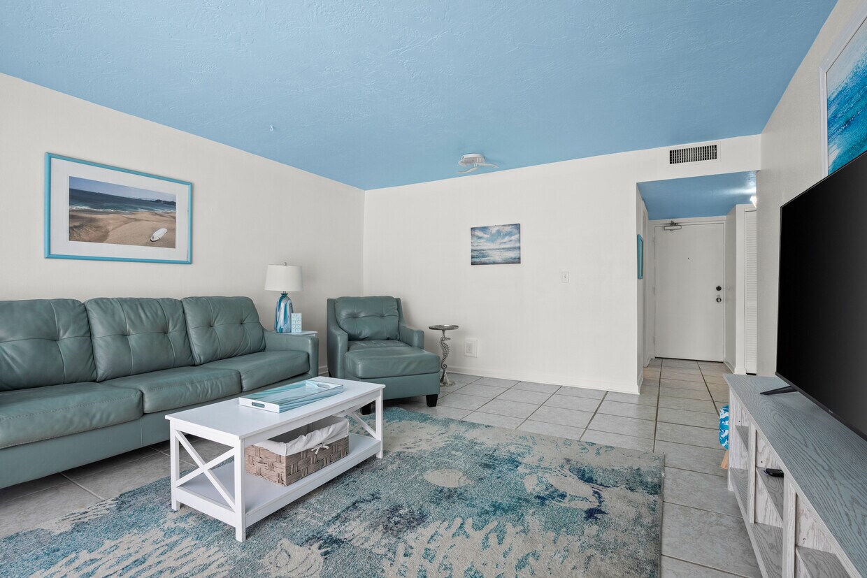 Foto principal - 223 Columbia Dr