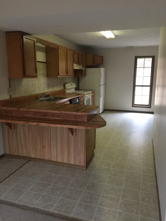 Building Photo - 106 Mcgrew Dr