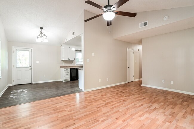 Foto del edificio - Great 3 Bedroom Home