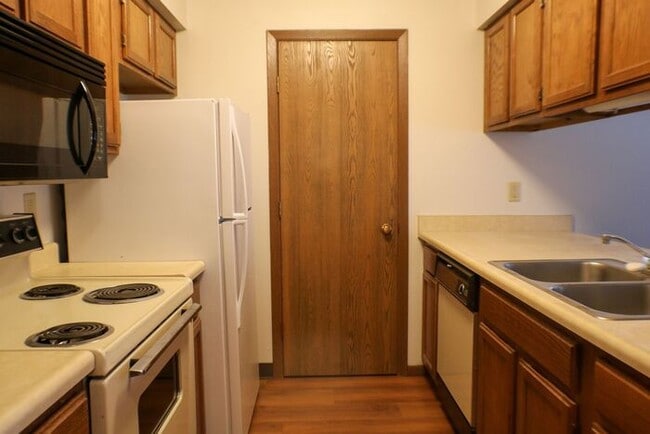 Foto del edificio - $1,195 | 2 Bedroom, 2 Bathroom Apartment |...