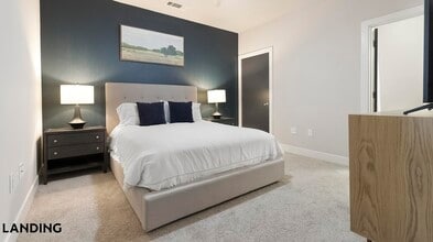 Building Photo - 1415 N Main Ave