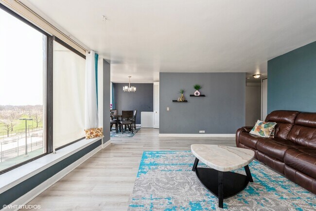 Foto del edificio - 5445 N Sheridan Rd