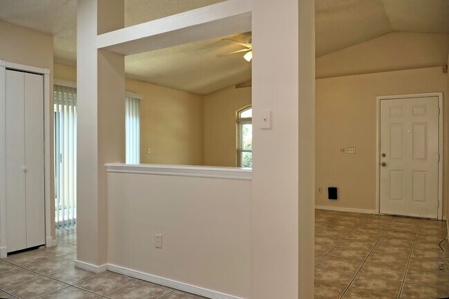 Foto del edificio - Move in Special! $100 off First Months Ren...