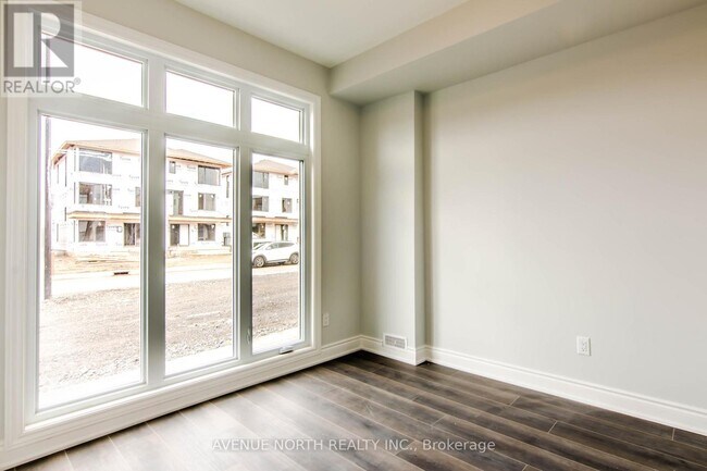 Building Photo - 1404 Hemlock Rd