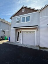 Building Photo - 2609 SE 105th Ave