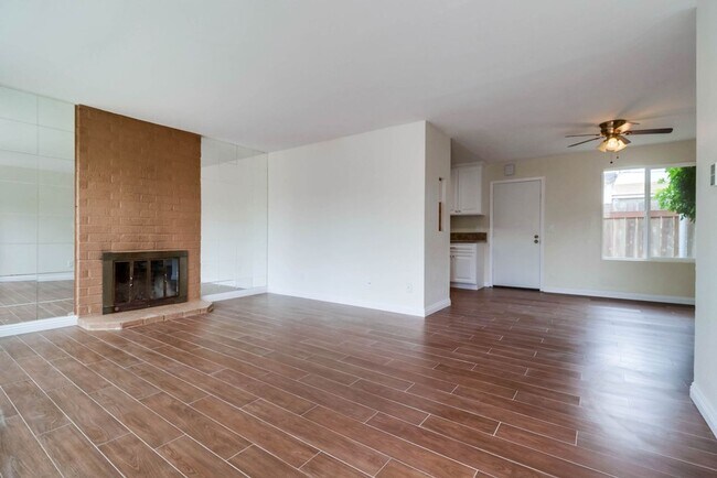 Building Photo - **CHARMING CLAIREMONT 3 BEDROOM 2 BATH**GA...