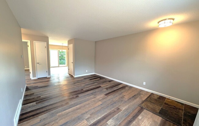 Building Photo - 3504 N Taft Ave
