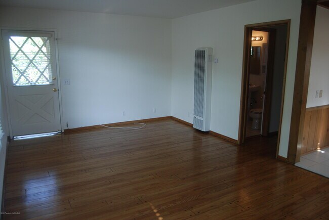 Building Photo - 525 N Santa Anita Ave