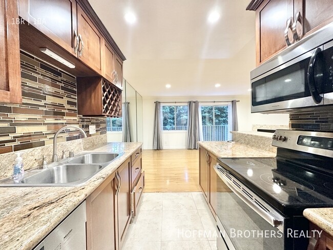 Building Photo - 1515 S Beverly Dr