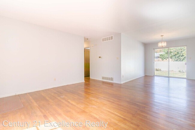 Foto del edificio - 4 br, 1.5 bath House - 4970 Teddy Dr.