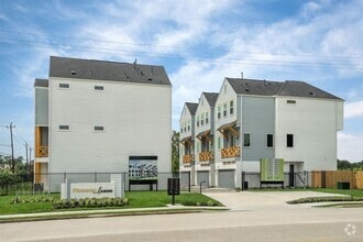 Building Photo - 3905 Pinemont Dr