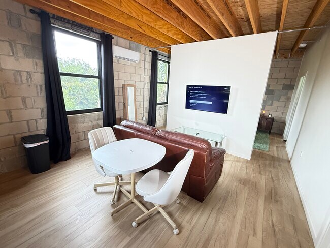 Foto del edificio - 1335 Churchill Rd