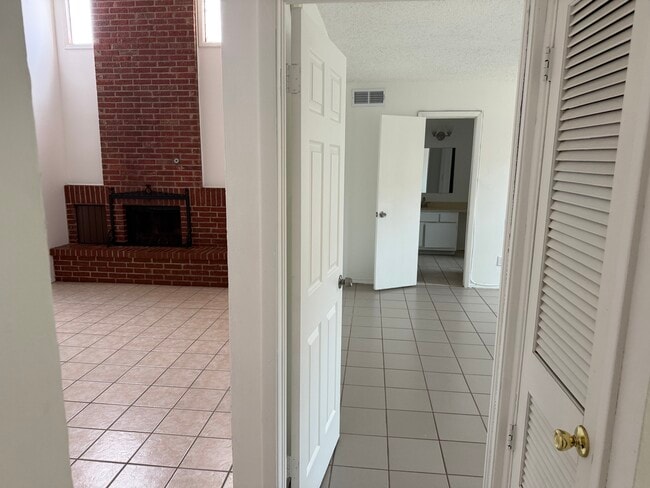 Foto del edificio - 3512 E Glen Dr