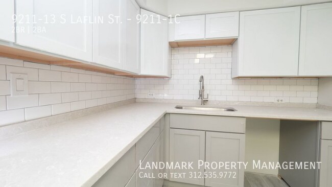 Building Photo - 9211 S Laflin St