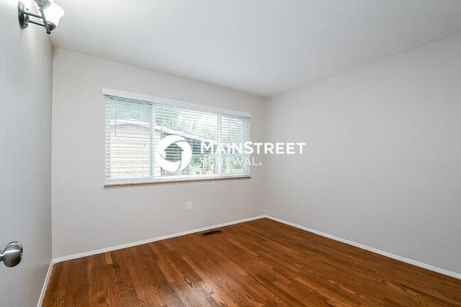 Building Photo - 3 Bedroom Pet-Friendly Home in Florissant,...