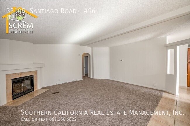 Foto del edificio - PENDING APPLICATION Two Bedroom Plus a Bon...