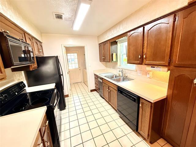 Building Photo - 2217 Indian Creek Dr