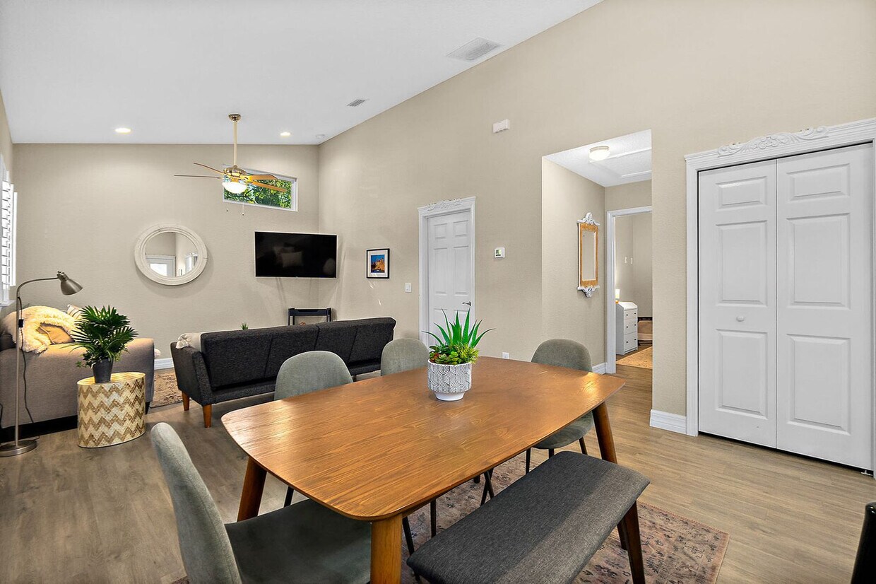 Foto principal - 104 Cedar St