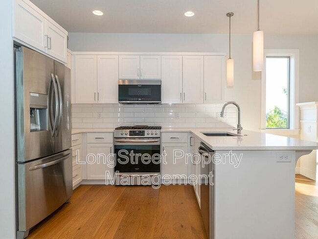 Building Photo - 10921 SW Annand Hill Ct