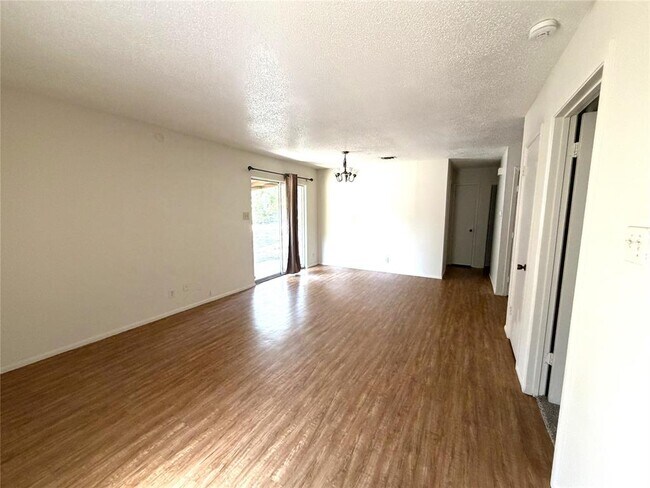 Foto del edificio - 421 Live Oak St