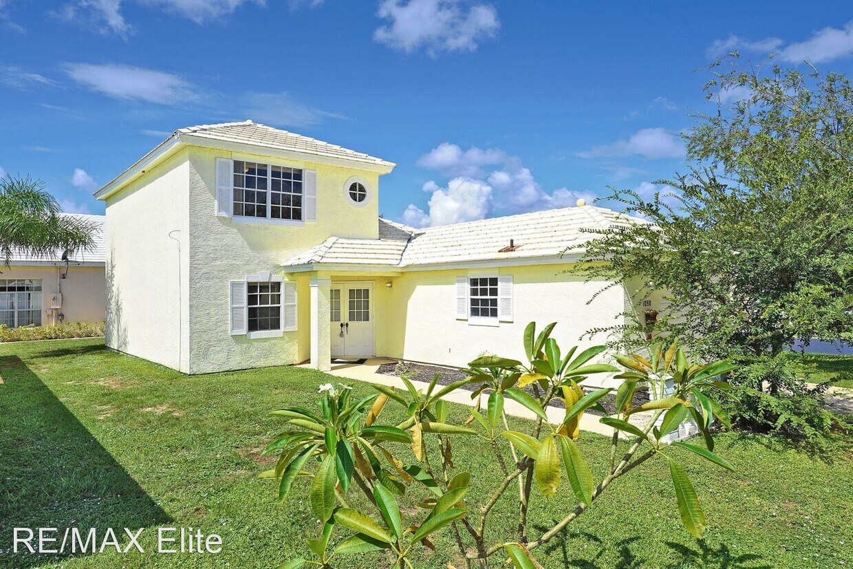 Foto principal - 3 br, 2.5 bath House - 1098 Goldenrod Cir NE