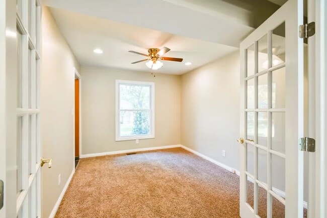 Building Photo - 1707 Jennifer Ln